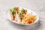 テリヤキチキンサンドウイッチ(コールスロー、フレンチフライ付き) ※テイクアウトはフレンチフライのみ付ます※（ザ・パントリー 丸の内店）