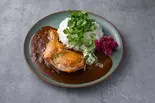 骨付きチキンカレー パクチーSP ～パクチー × パクチーレモンバターの香りの共演～（中目黒カレー 明凛堂）