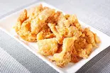 【サービス価格】皮からあげ(100g前後) Skin-On Fried Chicken (100g)（鶏笑下赤塚店）