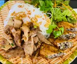 ブンネム(Bún nem thịt nướng)揚げ春巻きと豚肉焼きビーフン（ベトナム料理 MITSUKOレストラン）