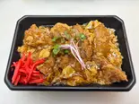 トリカツの卵とじ弁当（矢澤精肉店雑色店）