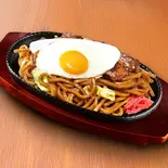 牛中落ちカルビソース焼きそば【目玉焼き】(麺345g)（屋台焼きそば 三代目なにわ軒 博多店）