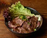 ツラミ丼(50g)（厚切り牛タン食べ放題朧まつ塚本店）