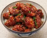 ヤンニョムチキンの丼ぶり（ソウルサムギョプサル）