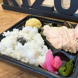 蒸し鶏弁当（きず那）