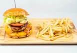 淡路島チーズバーガーポテトセット（淡路島バーガー高円寺店）