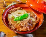 すき焼き丼 笑（カリー・ブラウン）