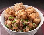 牛焼肉＆唐揚げ丼 Grilled Beef ＆ Fried Chicken Rice Bowl（腹ペコ丼番長）