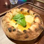 バーガーリータピッツァ(ディープディッシュ肉ピザ)（Memphis）