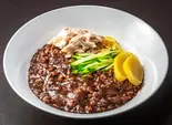 蒸し鶏ジャージャー麺 steamed chicken jajangmyeon(韓国ジャージャー麺専門店 梨泰院トンバンジャージャー麺 扇店)