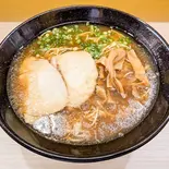 博多醤油豚骨ラーメン(とんこつ)（らーめん六長屋）