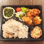 チキンアラビアータソースがけお茶つき（おばんざいや早乙女 銀座本店）