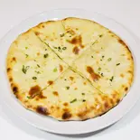 ジャガイモチーズナン/Potato cheese Nan /आलू चीजनान（本場の味インド料理ガネーシャ/Authentic taste Indian food Ganesha）