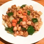 鶏肉とカシューナッツ炒め(長春飯店)