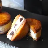 ラムレーズンバターサンド(1個)(冷凍)（KAKAcheesecakestore桜坂店）