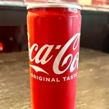 コカ・コーラ(240ml缶)（西安刀削麺 匠心）