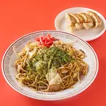 ソース焼きそば+ギョーザ(4個)（中華料理 楽楽）