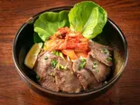 タン塩丼（焼肉 黒松）