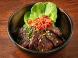 ハラミ丼（焼肉 黒松）