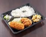 紅ズワイ蟹クリームコロッケ＆からあげ弁当（居酒屋 悠香）
