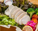 低温調理鶏むね肉のサラダ【LCS】(【もっちり玄米と低脂質チキン】とりげん食堂 浅草店)