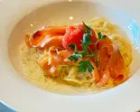 サーモンの明太子クリームパスタ（箸とフォーク）