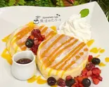 スフレパンケーキ マンゴー＆ベリー (Soufflé Pancake Mango ＆ Berry) ♡（魔法のパンケーキ ブランチ横浜南部市場店）