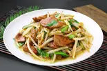 ニラレバー炒め Leek ＆ Liver 韭菜炒猪肝（福泰厨房 島忠ホームズ草加舎人店）