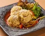 いぶりがっこと燻製卵のポテトサラダ（地鶏屋くらうどり）
