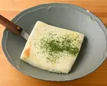 大判はんぺんガーリックバター焼き（かちゃくり酒場 コテヤ）