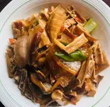 干し筍と自家製燻製豚バラ肉炒め(笋干炒腊肉)（四川印象）