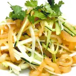 クラゲの冷菜/Cold jellyfish(中華料理 龍門)