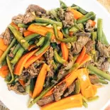 RAU TIẾN VUA XÀO BÒ・山くらげと牛肉炒め（ベト街-PHOVIET）