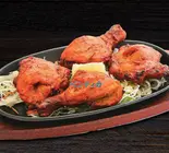 タンドリーチキン Tandoori Chicken 4P（LALIGURAS Indian Nepali Restaurant北浦和）