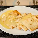 チーズナン Cheese nan（アジアン料理エバーグリーン）