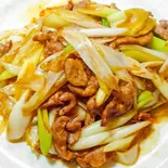 ラム肉の長ねぎ炒め(葱爆羊肉)（東京穆斯林飯店 ムスリム飯店）
