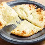 チーズナン Cheese Naan（ダージリンスパイス潮見店）