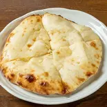 チーズナン（インド・ネパールレストラン サプナ）