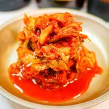 韓国料理屋特製 キムチ(精肉店直送!ステーキ丼・コロッケ・カレーのお店 へそ)