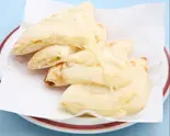 ガーリックはちみつチーズナン HONEY GARLIK CHEESE NAN（本格インド・ネパール料理エベレスト）