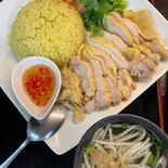 ベトナム風味のチキンライス&スープ(コムベトクァン)