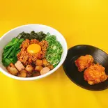 台湾カレーまぜそば・からあげ2個セット（ラーメンKING）