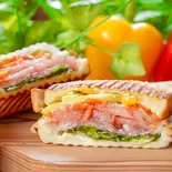 たっぷり野菜のサンドウィッチ Vegetable Filled  Sandwich（ホットサンドとサンドウィッチのお店 サンドウィッチマン）