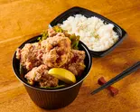 鶏ももジューシー唐揚げ ごはんセット（居酒屋日本一の唐揚げ専門 えんまる 本八幡店）