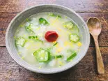 158kcal ゆずが香る オクラの輝きを添えた心ほどける清らかなお粥 トッピング梅干付（風邪・胃腸炎の回復に お粥小屋 健康お粥専門店）