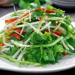 青唐辛子と香菜の冷菜(老虎菜)（聚香源）