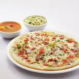 玉ねぎウトパムonion Uttapam with Sambar ＆ Coconut Chutney（インド料理 ケバブ ＆ ビリヤニ ハウス Indian Restaurant Kebab ＆ Biryani house）