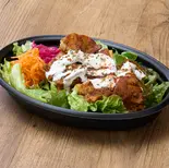 スパイスチキンサラダ Chicken Over Salad(東京スパイス飯 チキンオーバーライス WHITE YELLOW 蔵前)