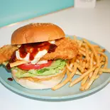 サムライフィッシュバーガー【フライドポテト付き】（Over Drive Burger）