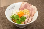 チャーシューしょうゆまぜそば ミニ飯付(レンジ加熱可)（MAREN 肥後橋）